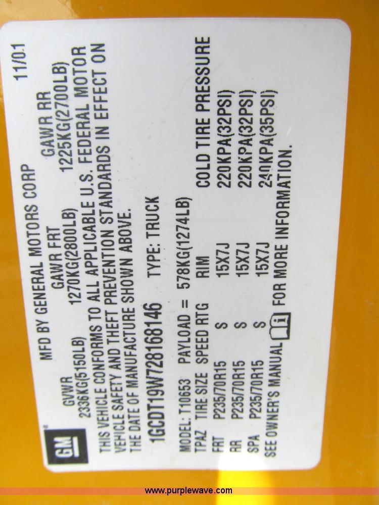 image for item 4016 2002 Chevrolet S-10 extended cab pickup truck