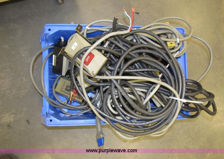 image for item 4038 Assorted electrical