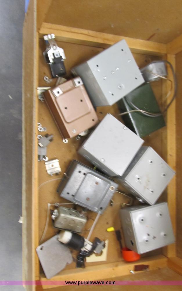 image for item 4038 Assorted electrical