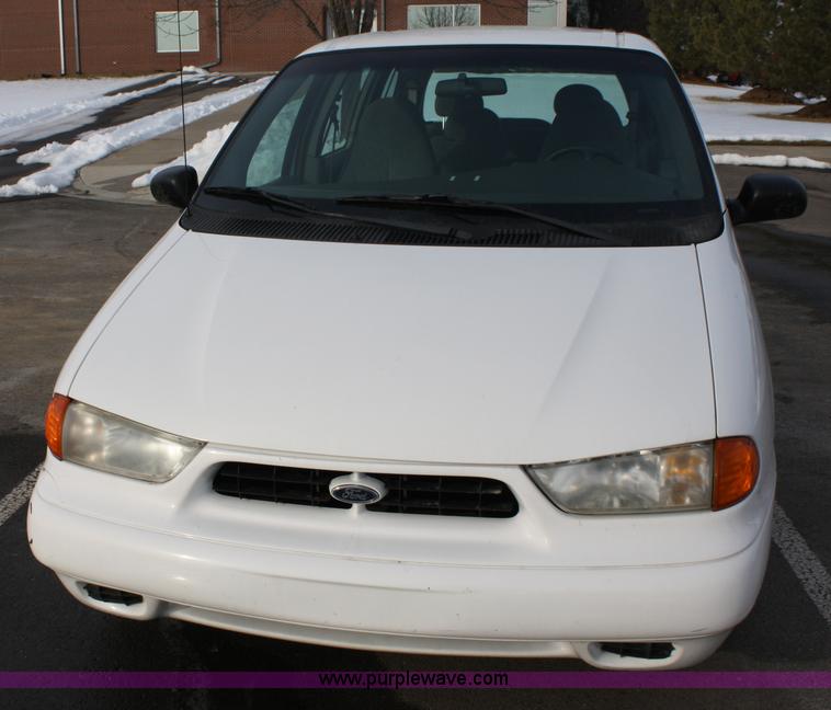 image for item 4770 1998 Ford Windstar mini van