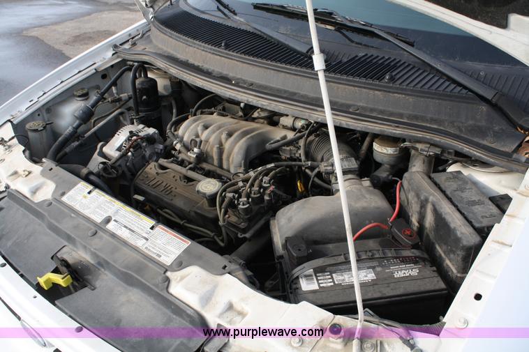 image for item 4770 1998 Ford Windstar mini van