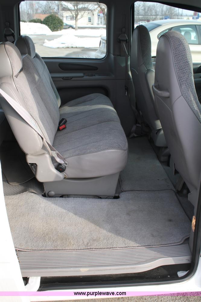 image for item 4770 1998 Ford Windstar mini van