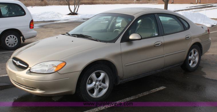 image for item 4771 2000 Ford Taurus SE