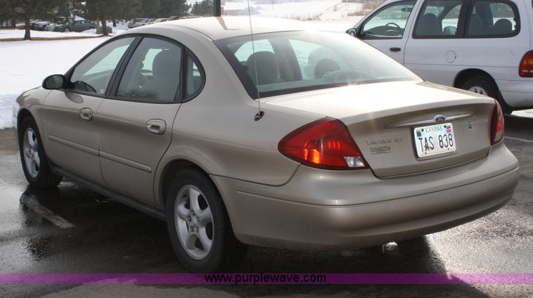 image for item 4771 2000 Ford Taurus SE