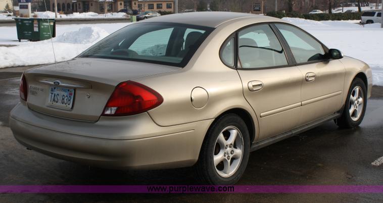 image for item 4771 2000 Ford Taurus SE