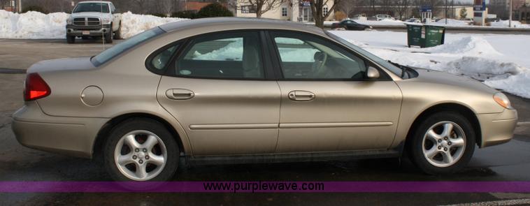 image for item 4771 2000 Ford Taurus SE