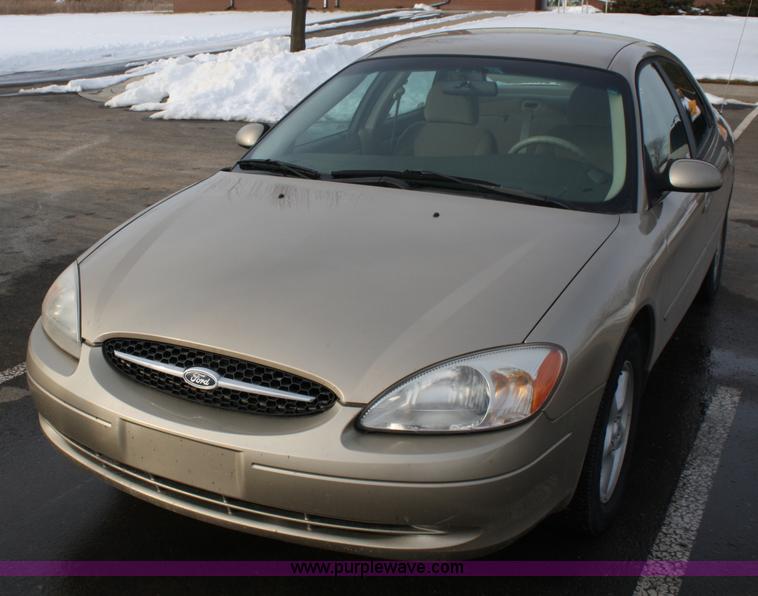 image for item 4771 2000 Ford Taurus SE