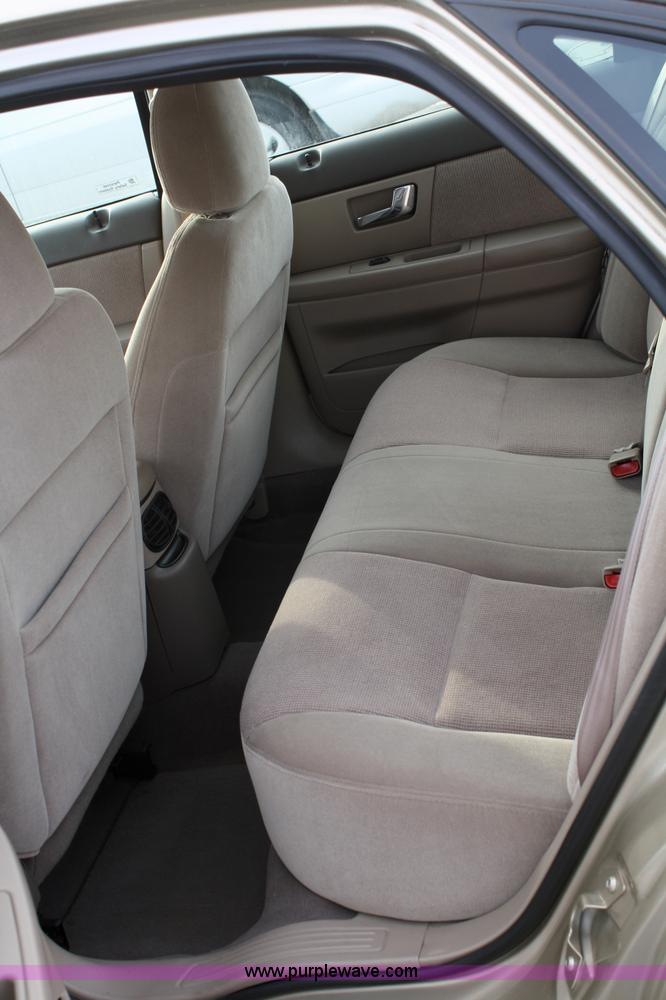 image for item 4771 2000 Ford Taurus SE