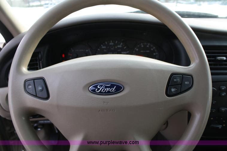 image for item 4771 2000 Ford Taurus SE
