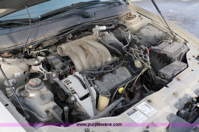 image for item 4771 2000 Ford Taurus SE