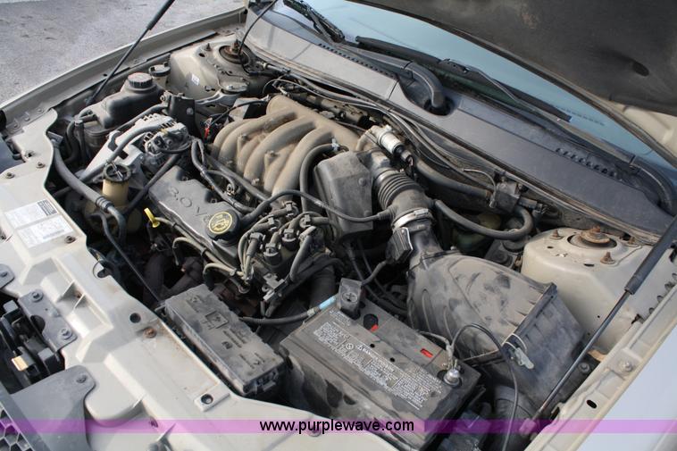 image for item 4771 2000 Ford Taurus SE