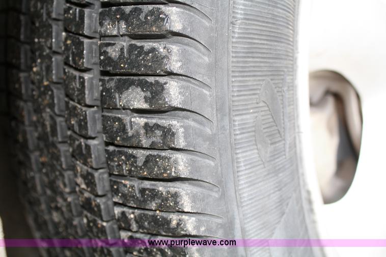 image for item 4771 2000 Ford Taurus SE