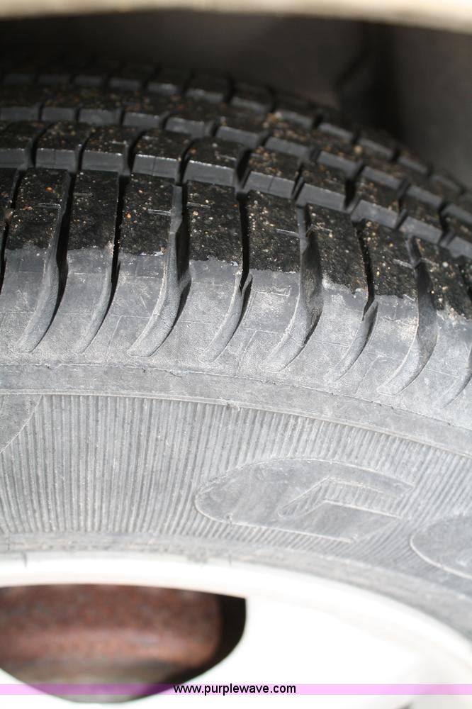 image for item 4771 2000 Ford Taurus SE