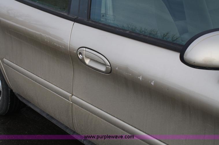 image for item 4771 2000 Ford Taurus SE