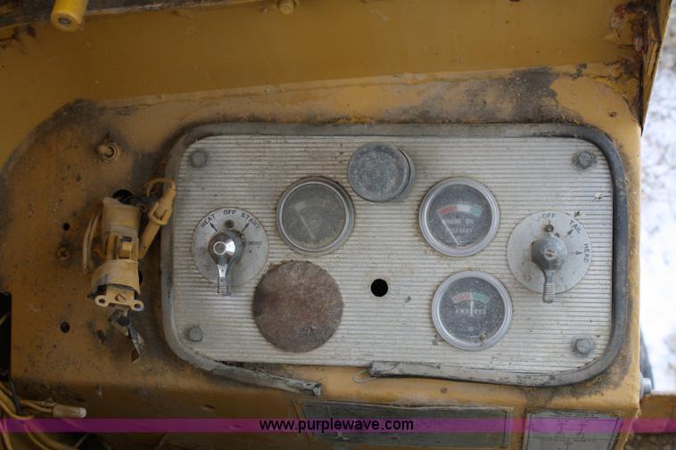 image for item 4798 1967 Caterpillar 120 motor grader