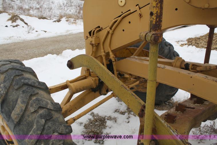 image for item 4798 1967 Caterpillar 120 motor grader