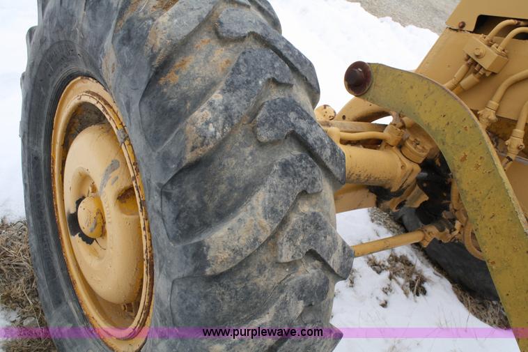 image for item 4798 1967 Caterpillar 120 motor grader