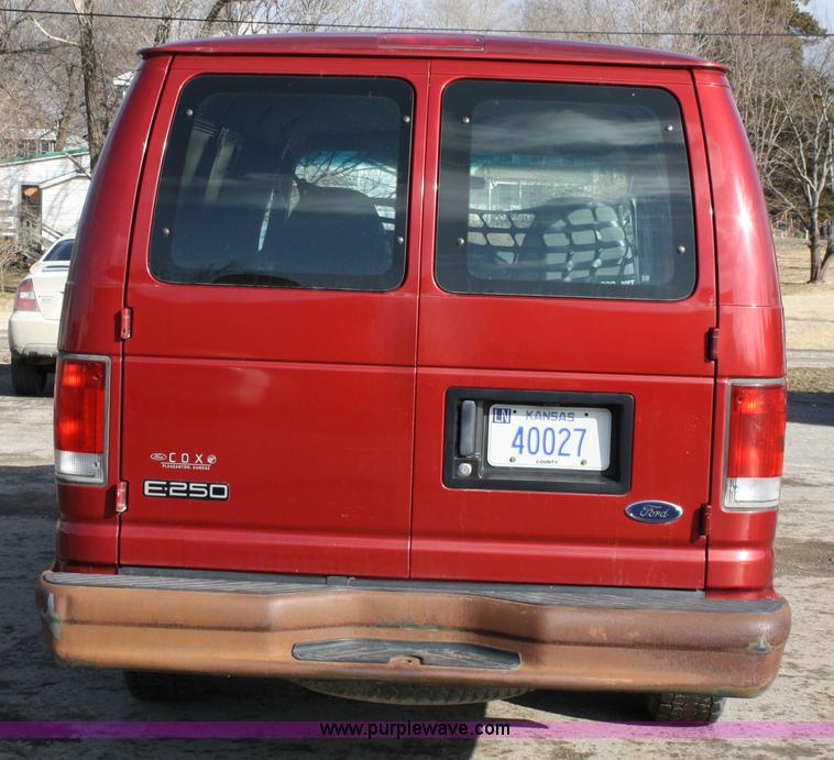 image for item 4979 2001 Ford E250 cargo van