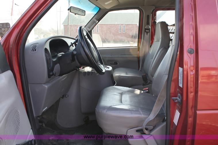 image for item 4979 2001 Ford E250 cargo van
