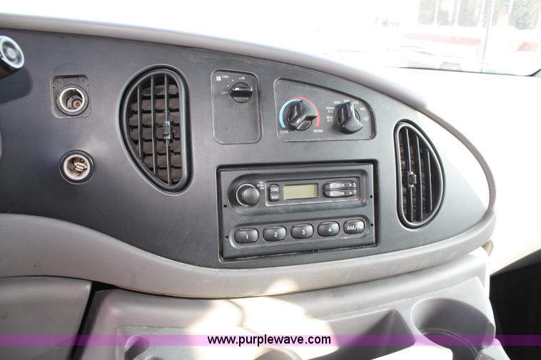 image for item 4979 2001 Ford E250 cargo van