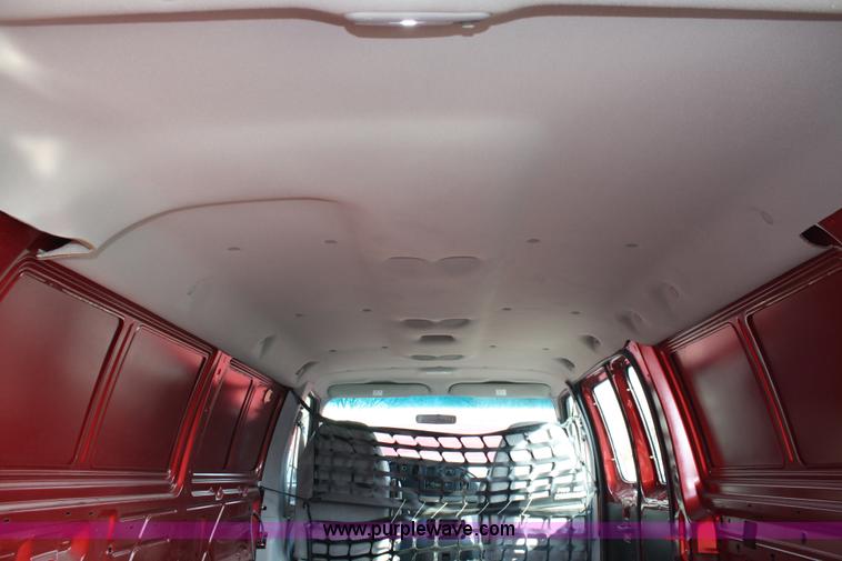 image for item 4979 2001 Ford E250 cargo van