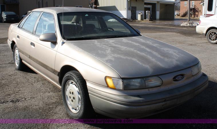 image for item 4980 1992 Ford Taurus GL