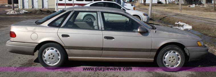 image for item 4980 1992 Ford Taurus GL
