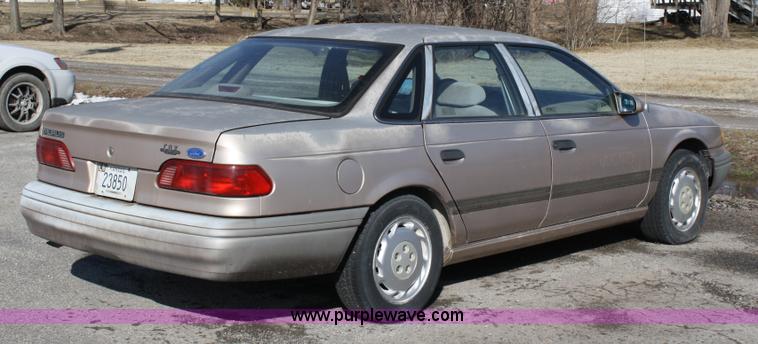 image for item 4980 1992 Ford Taurus GL