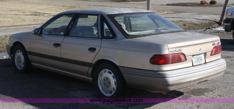 image for item 4980 1992 Ford Taurus GL