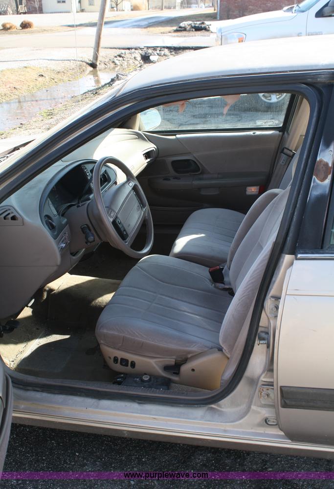 image for item 4980 1992 Ford Taurus GL