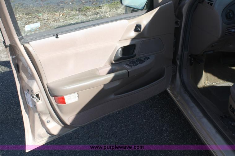 image for item 4980 1992 Ford Taurus GL
