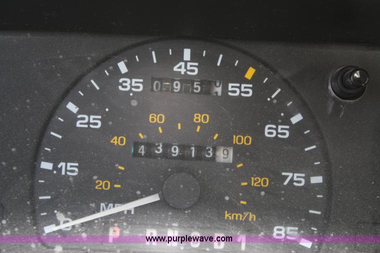 image for item 4980 1992 Ford Taurus GL