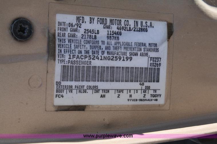 image for item 4980 1992 Ford Taurus GL