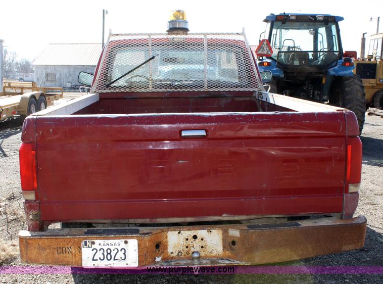 image for item 4983 1991 Ford F150 Custom pickup truck