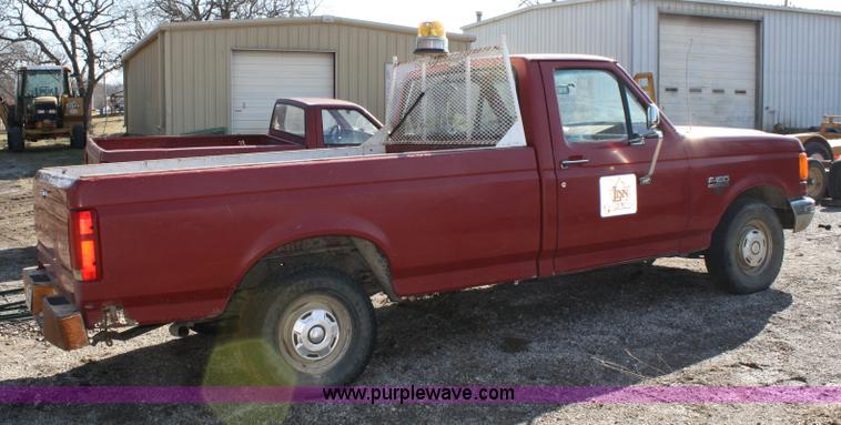 image for item 4983 1991 Ford F150 Custom pickup truck