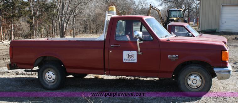 image for item 4983 1991 Ford F150 Custom pickup truck