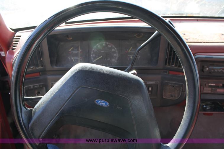 image for item 4983 1991 Ford F150 Custom pickup truck