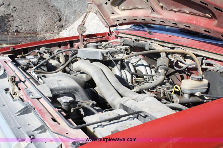 image for item 4983 1991 Ford F150 Custom pickup truck