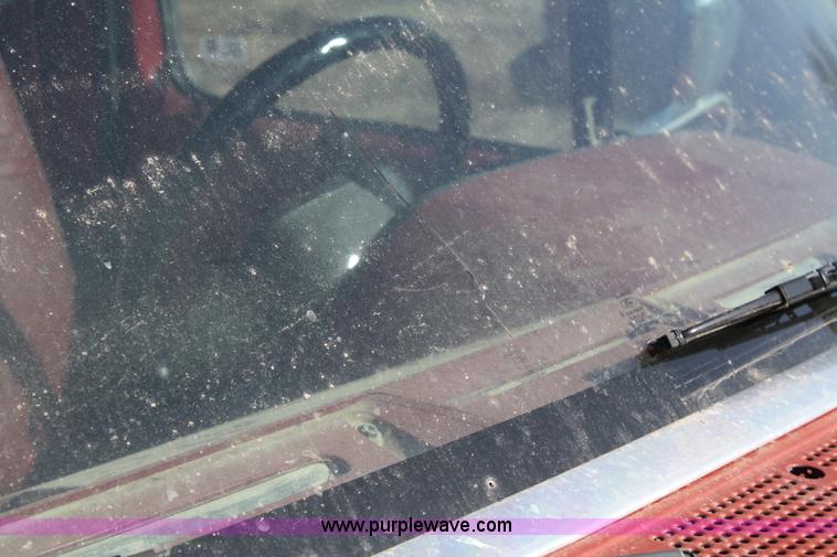 image for item 4983 1991 Ford F150 Custom pickup truck