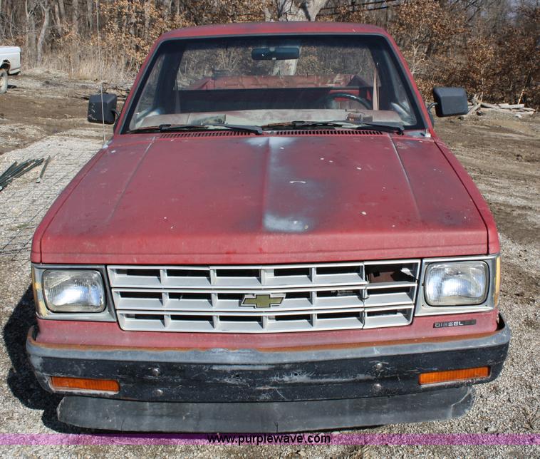 image for item 4984 1984 Chevrolet S-10 pickup truck
