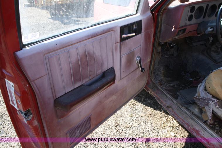 image for item 4984 1984 Chevrolet S-10 pickup truck