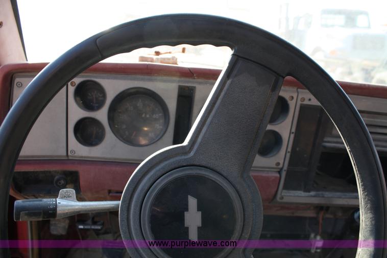 image for item 4984 1984 Chevrolet S-10 pickup truck