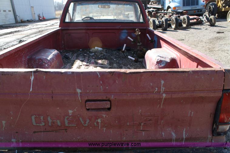 image for item 4984 1984 Chevrolet S-10 pickup truck