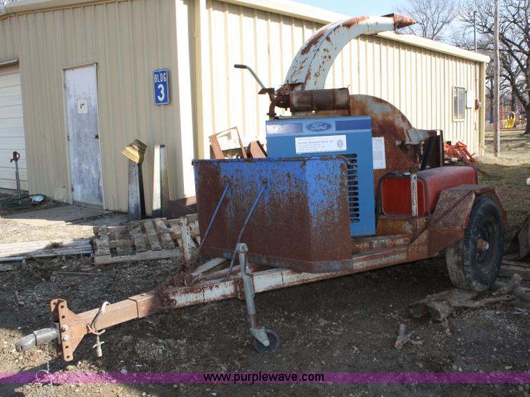 image for item 4986 Olathe Manufacturing 984 wood chipper