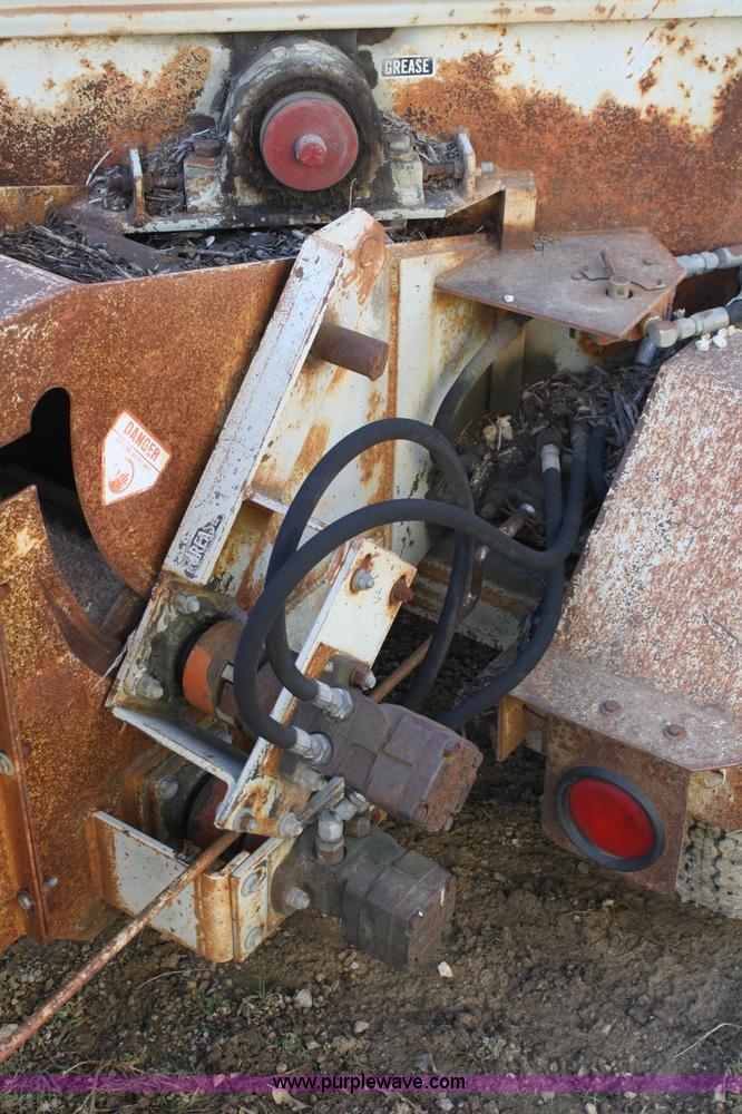 image for item 4986 Olathe Manufacturing 984 wood chipper