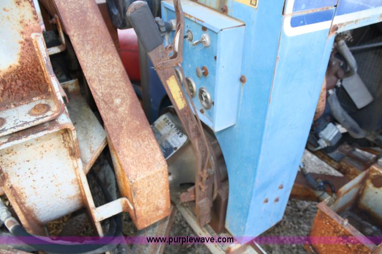 image for item 4986 Olathe Manufacturing 984 wood chipper