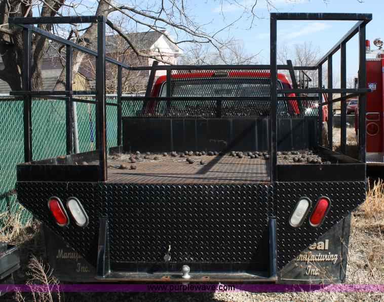 image for item 4989 1988 Ford F250 pickup truck