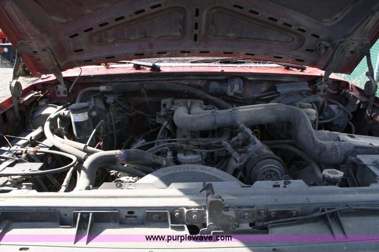 image for item 4989 1988 Ford F250 pickup truck