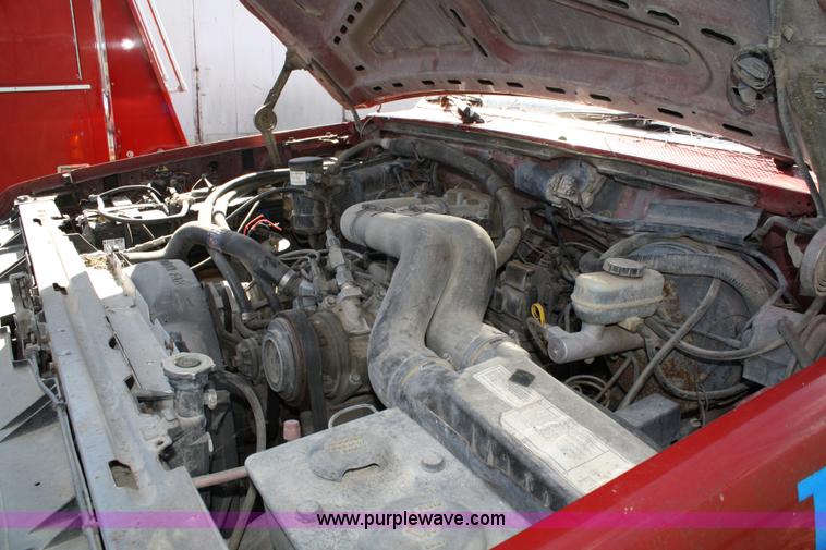 image for item 4989 1988 Ford F250 pickup truck