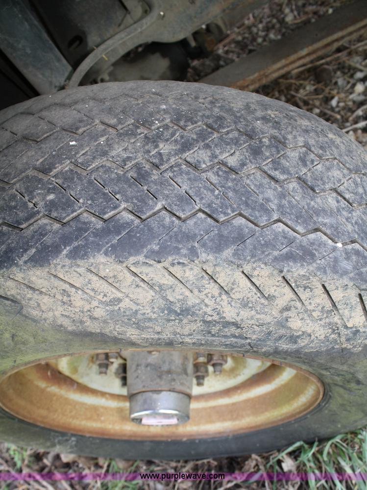 image for item 4989 1988 Ford F250 pickup truck